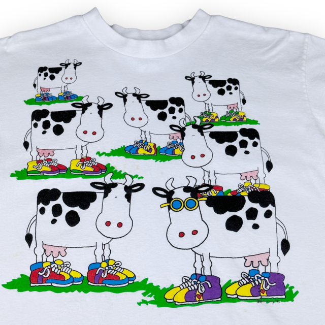 Vintage 90s Holstein Cows in Sneakers Cartoon T-Shirt LARGE 4